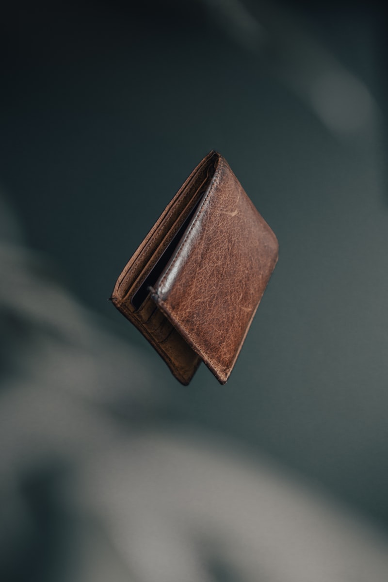 Canvas Bifold Wallet in tan