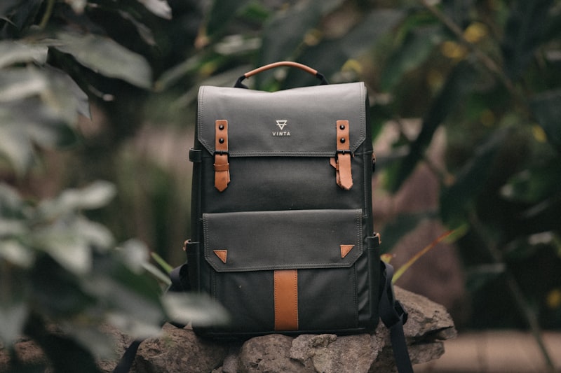 Structured Commuter Tote in dark olive