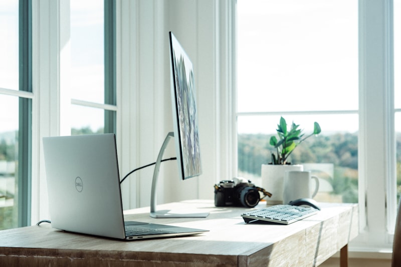 Nova 27-inch QHD Monitor front view